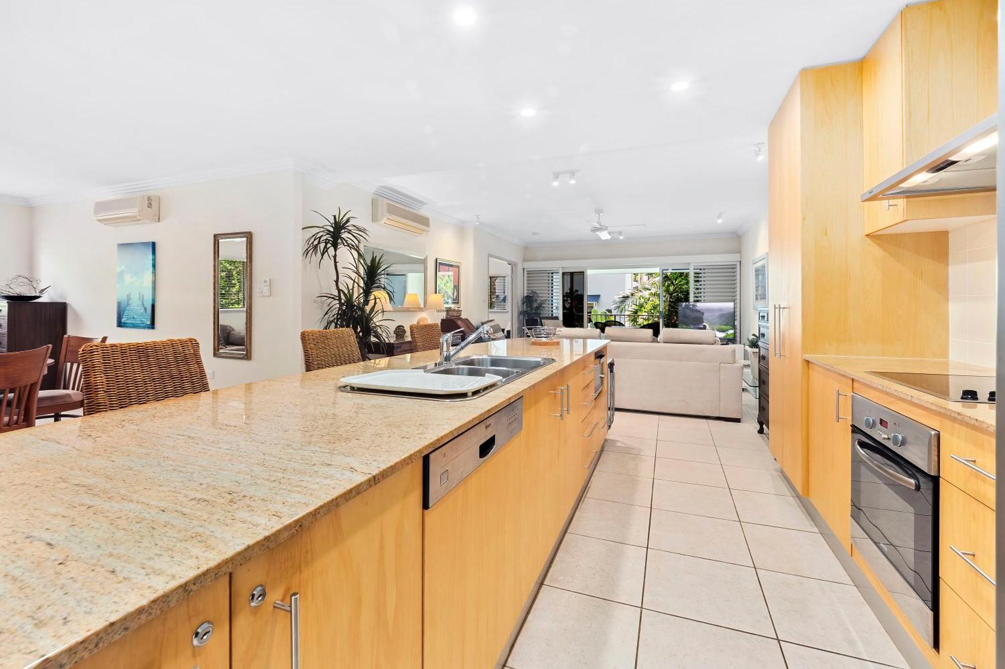 Arlington Apartments Clifton Beach Chambre photo