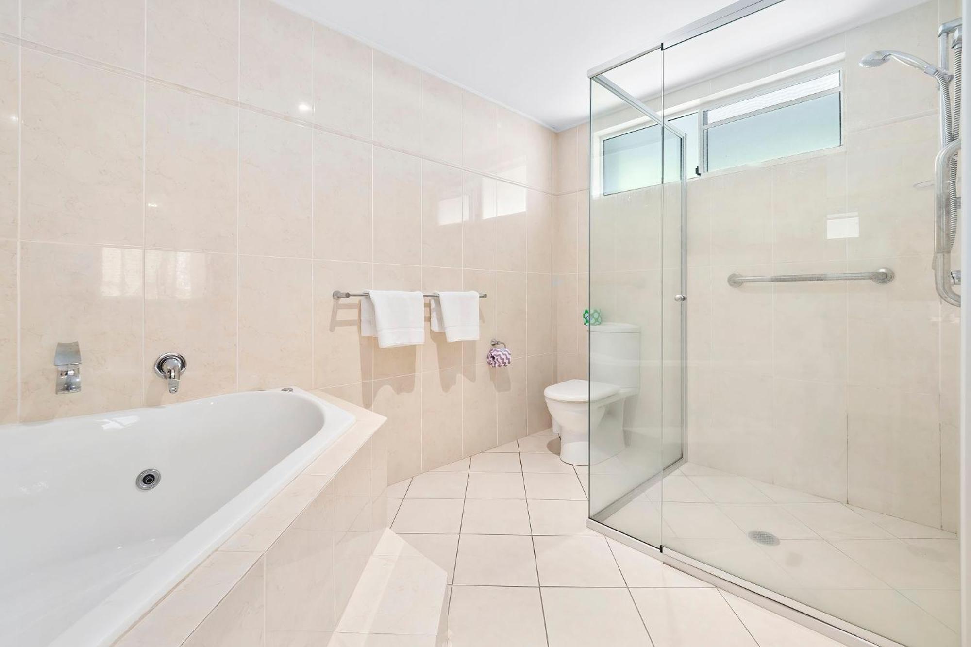 Arlington Apartments Clifton Beach Chambre photo